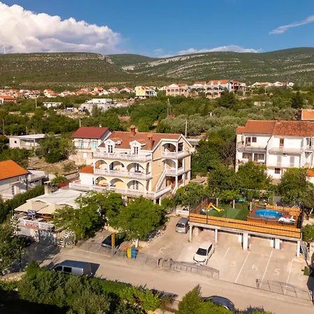 Adriatic Milic Apartment *